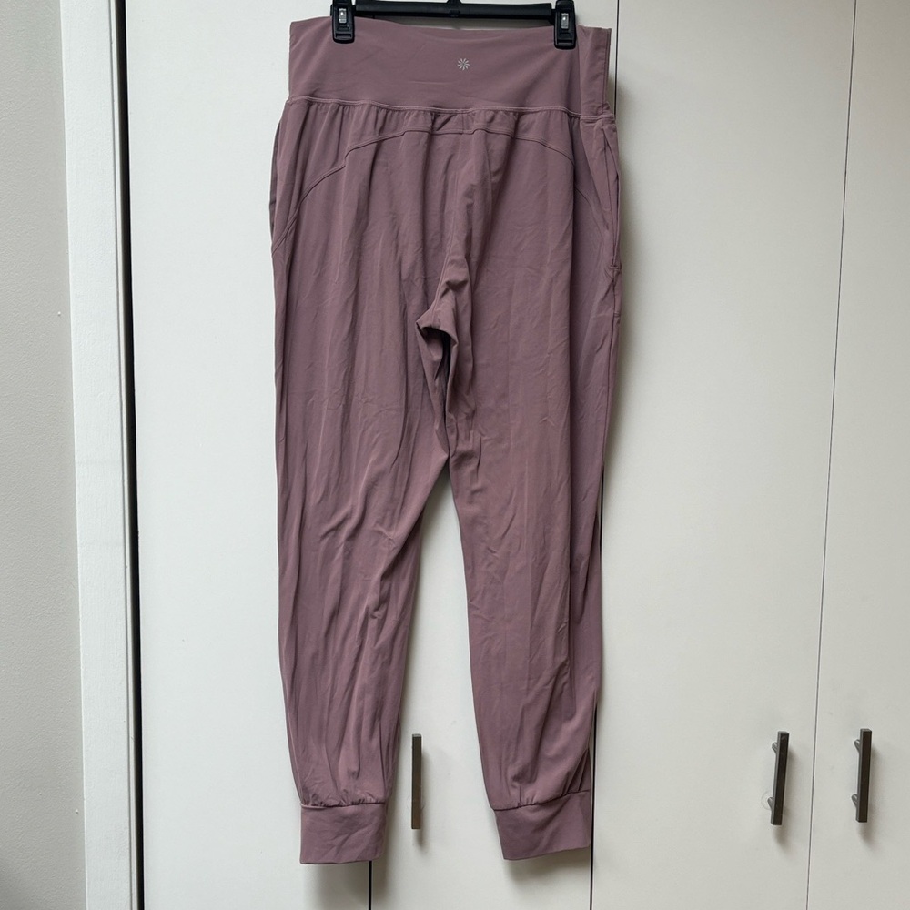 Athleta high rise Salutations Jogger in Powervita